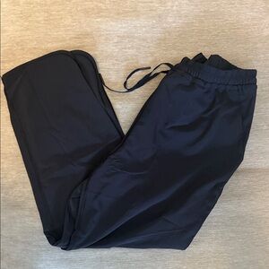Women’s Lululemon cropped Black Track Pants